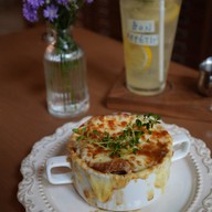 Petit Jardin Café et Bistro