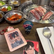 Dong E สุขุมวิทพลาซ่า