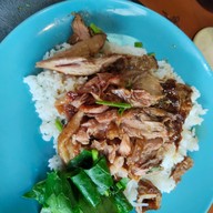 ระย้าก๋วยเตี๋ยวไก่มะระ