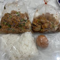 ข้าวมันไก่จารุรัตน์(ยำไก่แซบ) ราม2