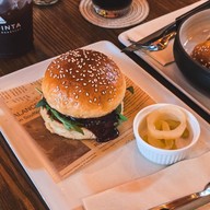 Lapinta Cafe & Roastery