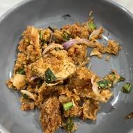 ข้าวมันไก่จารุรัตน์(ยำไก่แซบ) ราม2