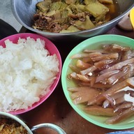 ระย้าก๋วยเตี๋ยวไก่มะระ