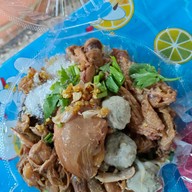 ระย้าก๋วยเตี๋ยวไก่มะระ