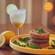 SUN MOON RICE (Thai Burger) - ลาดพร้าว 101