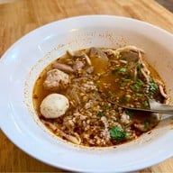 ก๋วยเตี๋ยวต้มยำหมูกรอบNoodleBar อารีย์