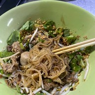 เจ๊เล็ก ก๋วยเตี๋ยวเนื้อคลองวาฬ