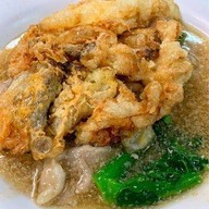 ราดหน้ายอดผักนายเคี้ยงอ็มไพร์ ส.นตลิ่งชัน ราดหน้ายอดผักเคี้ยงเอ็มไพร์ ส.นตลิ่งชัน