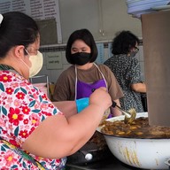 ขาหมู จ.ส.100 เซนต์หลุยส์