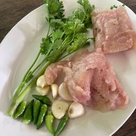ลาบไก่บ้านโฮ่ง