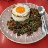 เมนูของร้าน กะเพราตาแป๊ะ อโศก
