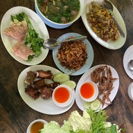 ลาบไก่บ้านโฮ่ง