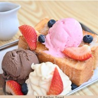 Matcha & Burger, Food homemade by Takeasip by Takeazizz อิสรภาพ