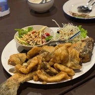 เมนูของร้าน ไม่มีสาขา ร้านอาหารมีแค่สาขาเดียว(ตั้งอยู่บนเส้นบายพาส ทางไปสนามบินเท่านั้น) ลานนา ตะวันวา๒