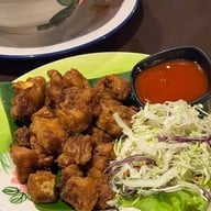 ไม่มีสาขา ร้านอาหารมีแค่สาขาเดียว(ตั้งอยู่บนเส้นบายพาส ทางไปสนามบินเท่านั้น) ลานนา ตะวันวา๒