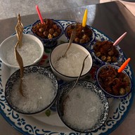 ข้าวแช่แม่ลาภ(ตรงข้ามวัดข่อย) มีสาขาเดียว (ย้ายจากร้านเดิมหน้าวิทยาลัยอาชีวะเพชรบุรี)