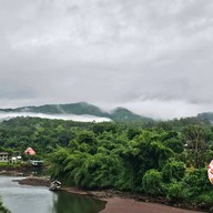 ตลาดริมแคว เมืองท่าขนุน