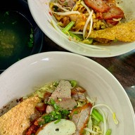 เมนูของร้าน ก๋วยเตี๋ยวศรีไทย หน้าวัดพระโยค