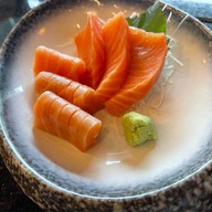 เมนูของร้าน CUT CUT Raw & Grilled
