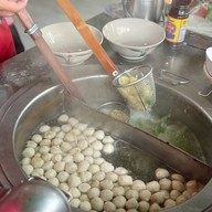 ก๋วยเตี๋ยวศรีไทย หน้าวัดพระโยค