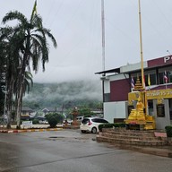 ตลาดริมแคว เมืองท่าขนุน