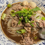 เมนูของร้าน ก๋วยเตี๋ยวเรือคั่วเข้ม ฉะเชิงเทรา