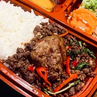 Meat Story ข้าวหน้าเนื้อ ข้าวหน้าแฮมเบิร์ก ข้าวหน้าด้ง เกษตรนวมินทร์