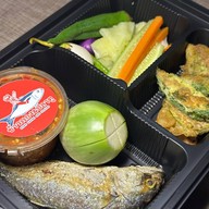 เมนูของร้าน ข้าวแกง & ปลาทู Siam Square Soi 10