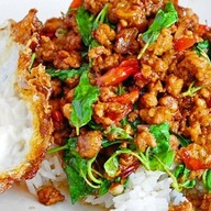 เน้นกะเพราพริกแห้ง