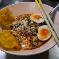 ก๋วยเตี๋ยวเที่ยงตรง
