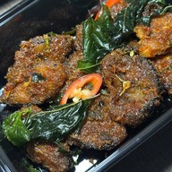 เมนูของร้าน ข้าวแกง & ปลาทู Siam Square Soi 10