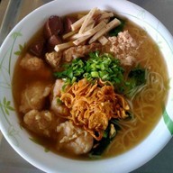 ก๋วยจั๊บญวนไทอุบล & อาหารตามสั่ง