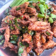 ลาบลุงเอ๋ สนามชัย