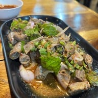 ร้านลาบส้มตำน้องแม็ก