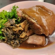 เมนูของร้าน ขาหมูเจริญแสงสีลม สีลม