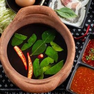 แจ่วฮ้อนคุณยาย คลองสอง