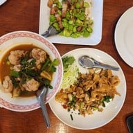 ครัวท่าเรือเมืองกาญจน์ ทุ่งมังกร