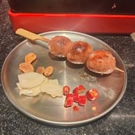 เมนูของร้าน ทองเนื้อเก้า บรรทัดทอง