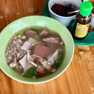 เมนูของร้าน เลือดหมูราชวงศ์