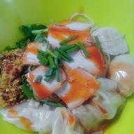 ชายสี่ บะหมี่เกี๊ยว โรงช้าง มอ. โรงช้าง มอ.