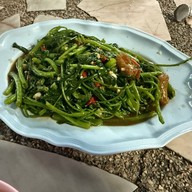 ข้าวต้มผักบุ้งลอยฟ้าหน้าตลาดDD