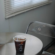 บรรยากาศ มหากาแฟ MAHA Kafae ริมรั้วราชมงคลสามชุก