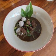 อบอุ่นทอดๆ ก๋วยเตี๋ยวเรือ ตามสั่ง หน้าหมู่บ้านปิยวรารมย์ ฝั่งวัดไทรน้อย