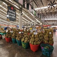 ตลาดสี่มุมเมือง