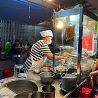 ก๋วยจั๊บตรอกโรงหมูเจ้าเก่า