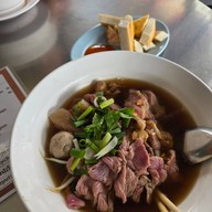 ก๋วยเตี๋ยวเอสโซ่ นครพนม