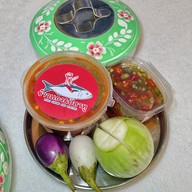 ข้าวแกง & ปลาทู Siam Square Soi 10