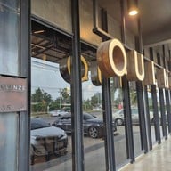หน้าร้าน Quinze Cafe & Space