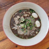 อบอุ่นทอดๆ ก๋วยเตี๋ยวเรือ ตามสั่ง หน้าหมู่บ้านปิยวรารมย์ ฝั่งวัดไทรน้อย