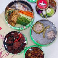 ข้าวแกง & ปลาทู Siam Square Soi 10